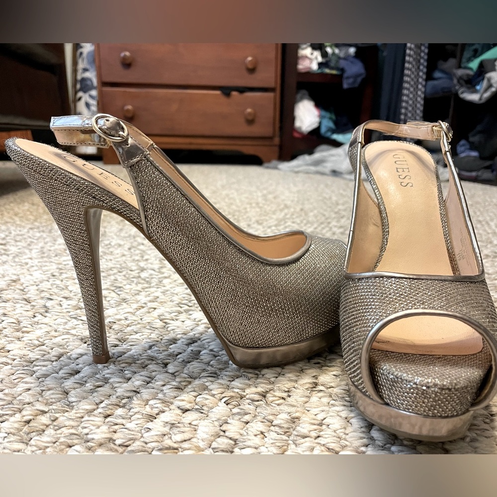Guess 5 inch stiletto peep toe slingback pumps Size 7.5 us